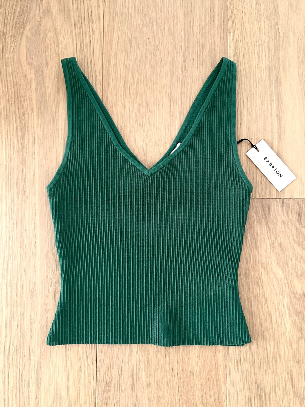 NWT🔖Aritzia Babaton Sculpt Knit Double V-Tank in Forest Green XS